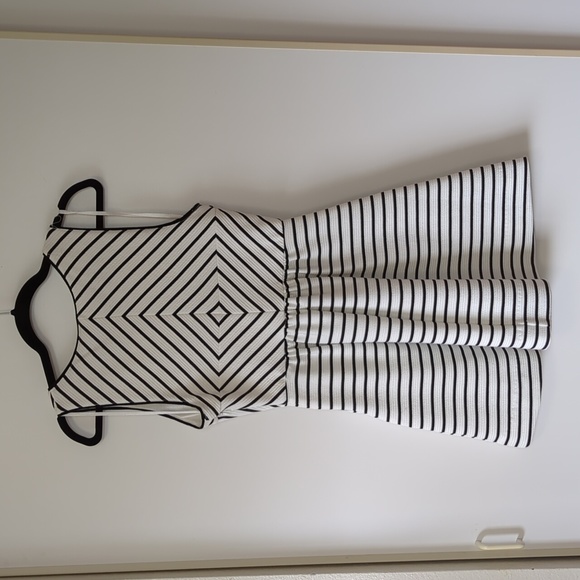 Maeve | Anthropologie Mitred Black & White Striped Fit & Flare Dress Size 8 P - Picture 11 of 12